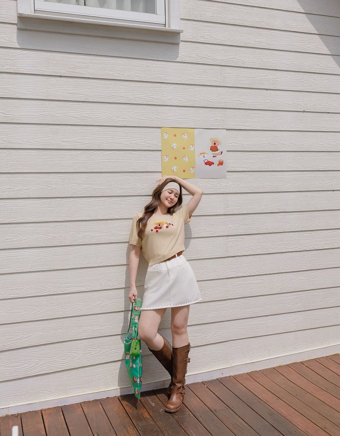 【DINOTAENG】Graphic Short Sleeve Knit Crop Top