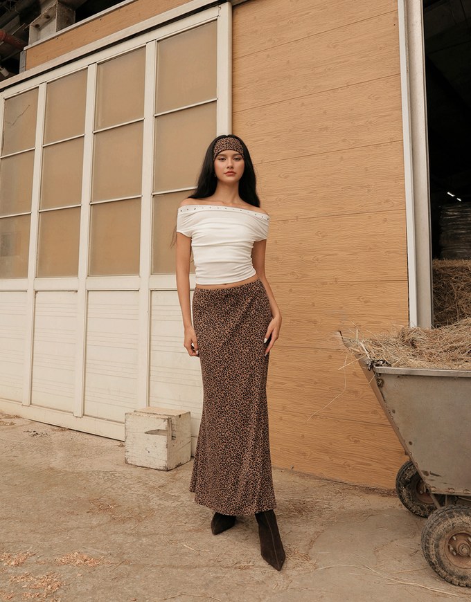Off Shoulder Studded Detail Crop Fitted Top