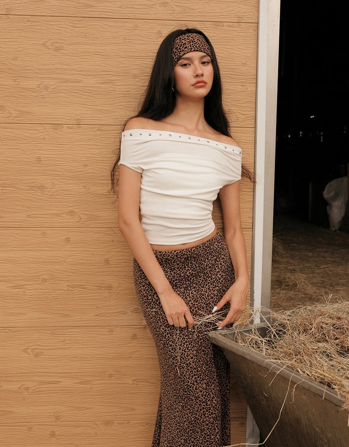Off Shoulder Studded Detail Crop Fitted Top