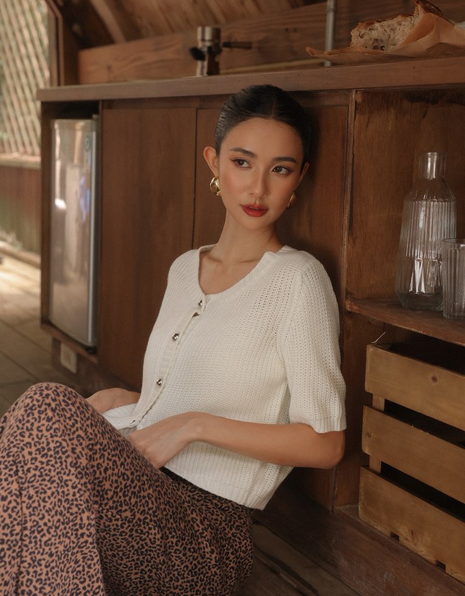 Round Neck Ribbed Knit Button Up Cardigan Top
