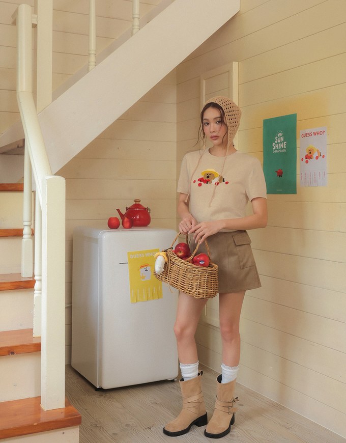 【DINOTAENG】Graphic Short Sleeve Knit Crop Top