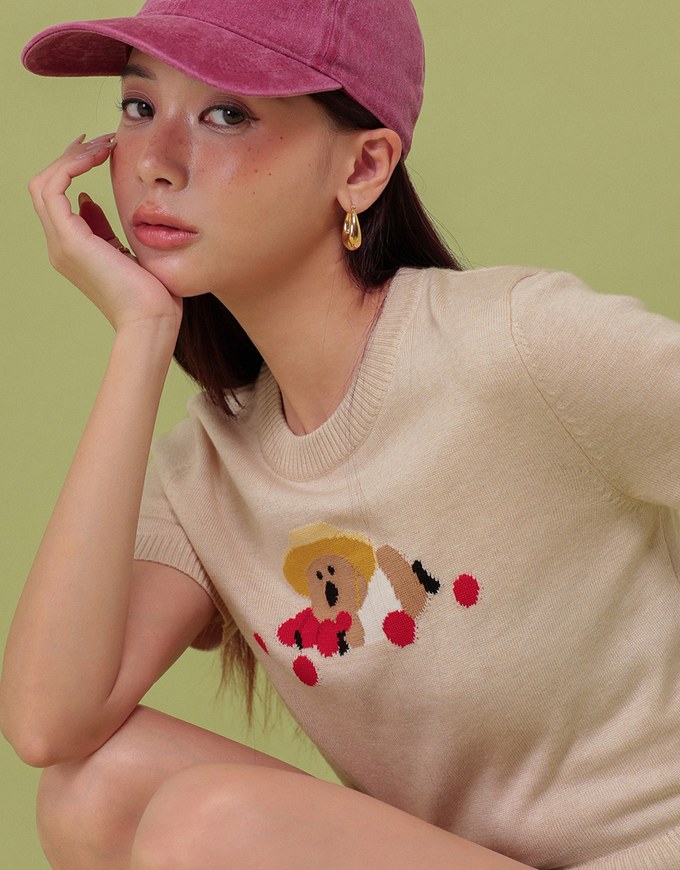 【DINOTAENG】Graphic Short Sleeve Knit Crop Top