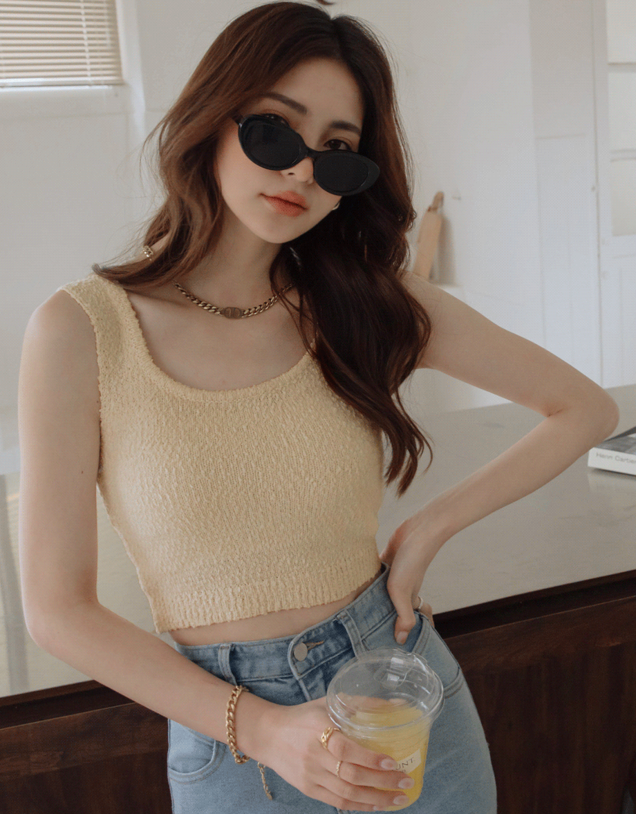 Crinkled Embossed U-Neck Crop Knit Tank Top