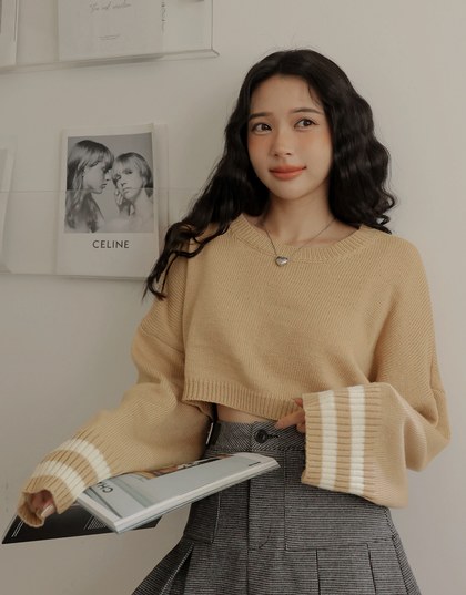Preppy Style Tie Knit Crop Top