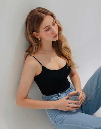 Airy Sculpt High-Elastic Thin Strap Bra Top