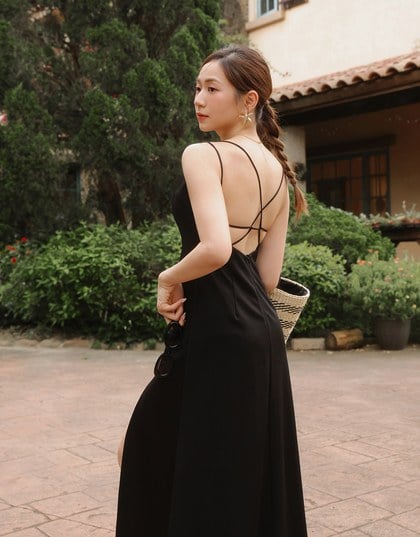 【GUT GUT Design】 Deep V Double Strap Cross Back Slit Padded Maxi Dress