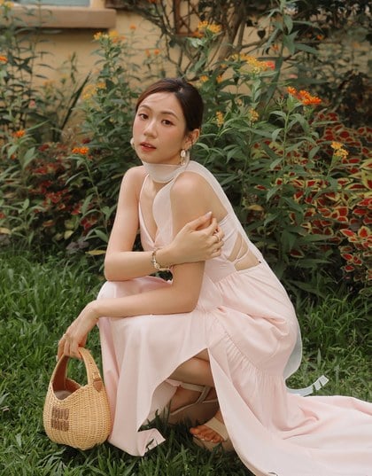 【GUT GUT Design】 Deep V Backless Strappy Striped Padded Maxi Dress