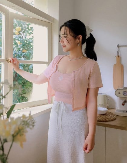 Short Sleeve Buttoned Knit Cardigan And AIR SPACE Logo Embroidered Ribbed Cami Padded Crop Top Set Wear