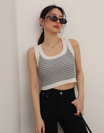 Contrast Trim Houndstooth Patterned Knit Tank Top