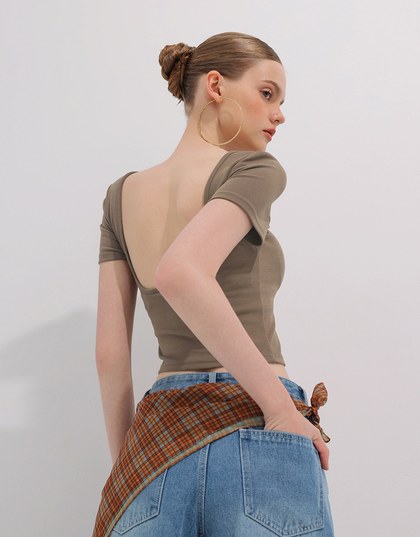 Basic Low Back Padded Crop Short Sleeve Top
