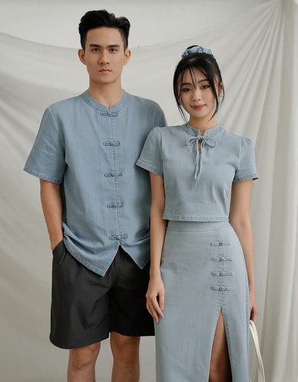 Men’s Cheongsam Short Sleeve Jeans Denim Cheongsam Qipao Shirt with Knot Button Detail