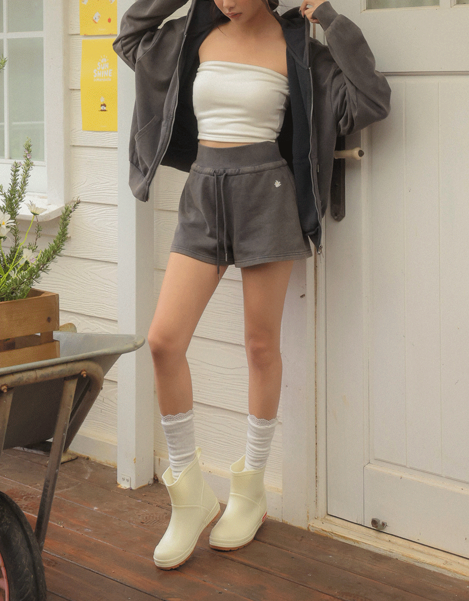 【DINOTAENG】Sweat Shorts With Daisy Graphic & Elastic Waistband