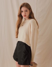 Textured A-Line Slimming Faux Leather Shorts