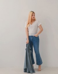 Little V-Neck Lettuce-Edge Hem Crop Top