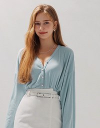 Minimalist Buttoned Lettuce-EdgeTop