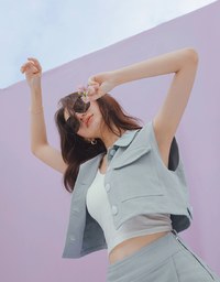 Iconic Dual-Pockets Crop Blouse Shirt