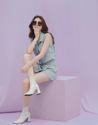 Iconic Dual-Pockets Crop Blouse Shirt