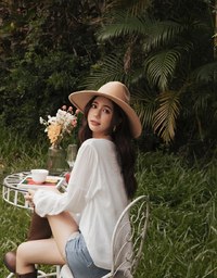 Feminine Chic Puffy Buttoned Top