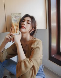 Minimalist Staple Ruched Cinched-Waist Top