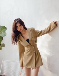 Edgy Smart Single-Button Crop Blazer(With shoulder pads)