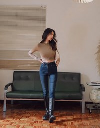 Minimalist Staple 2Way Crossover Crop Top