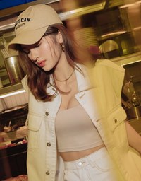 Très Chic Stitching Double Pocket Buttoned Vest