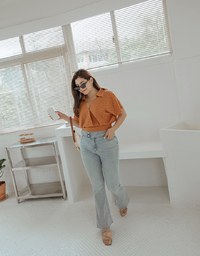 Embroidered Low-cut Lapel Crop Top