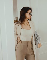Vigorous Back-Slit Suit Blazer(With Detachable Shoulder Pads)