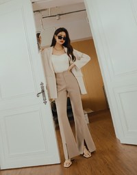Vigorous Back-Slit Suit Blazer(With Detachable Shoulder Pads)