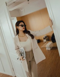 Vigorous Back-Slit Suit Blazer(With Detachable Shoulder Pads)