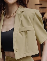 Vigorous Crossover Back-Slit Crop Blazer (With Shoulder Pads)