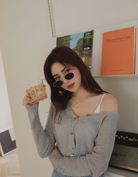 Light Buttoned Knit Top