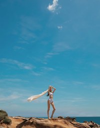 【PUSH UP】Plain Color Bikini Top With Narrow Cups And Bra Padded