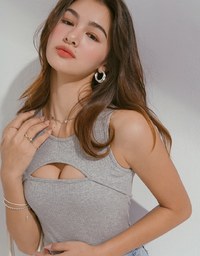 Cut Out Sleeveless Tank Top