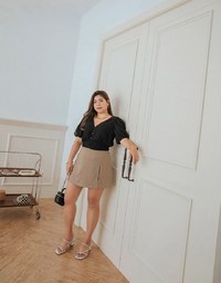V-Neck Textured Little Ruffled Crop Top