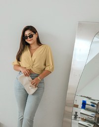 Classy Front Knot 3/4 Sleeve Crop Top