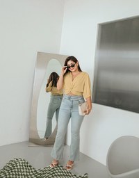 Classy Front Knot 3/4 Sleeve Crop Top