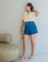 V-Neck Shoulder Gripping Pleats Under The Draw Tied Button Fastening Top