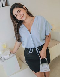 V-Neck Shoulder Gripping Pleats Under The Draw Tied Button Fastening Top