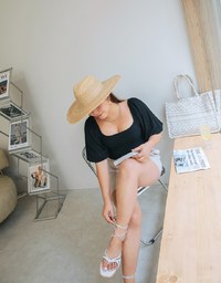 Square Neck Balloon Sleeve Knit Crop Top