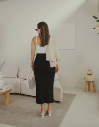 Minimalist Side Scrunch Slit Knit Maxi Skirt