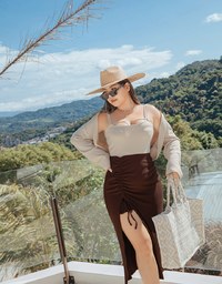 Minimalist Side Scrunch Slit Knit Maxi Skirt