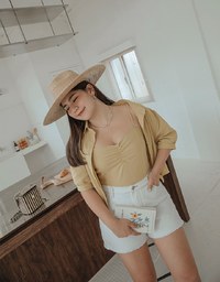 Iconic Seamline Ripped Shorts