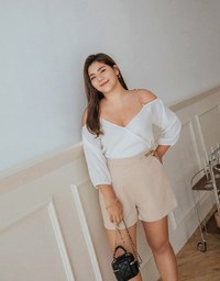 Enhanced Side-Metallic Chain Shorts