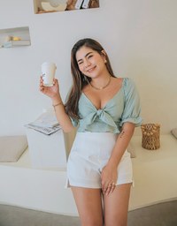 Simple Plain Pleated Slim Fit Shorts