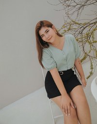 Detailing Belt Small Slit A-Line Skort