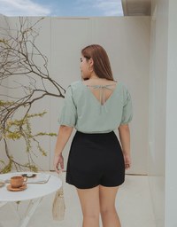 Detailing Belt Small Slit A-Line Skort