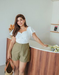 Enhanced Side Button Elastic Shorts