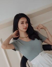 Basic Minimalistic Back Knot Hollow Knit Top