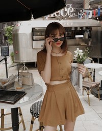 Elevated Casual Paperbag-Waist Pleated Shorts